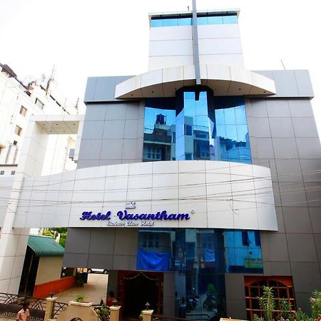 Hotel Vasantham Коимбатур Экстерьер фото
