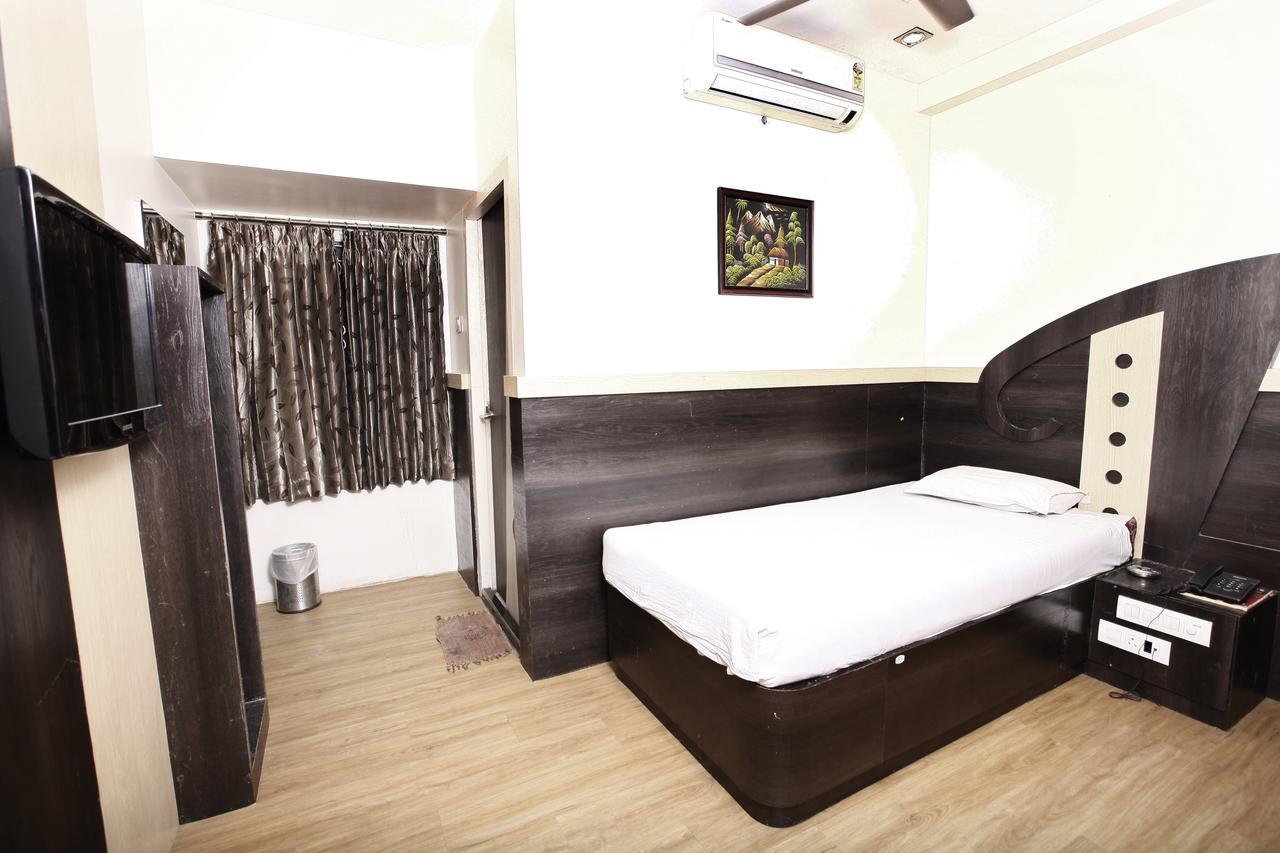Hotel Vasantham Коимбатур Экстерьер фото