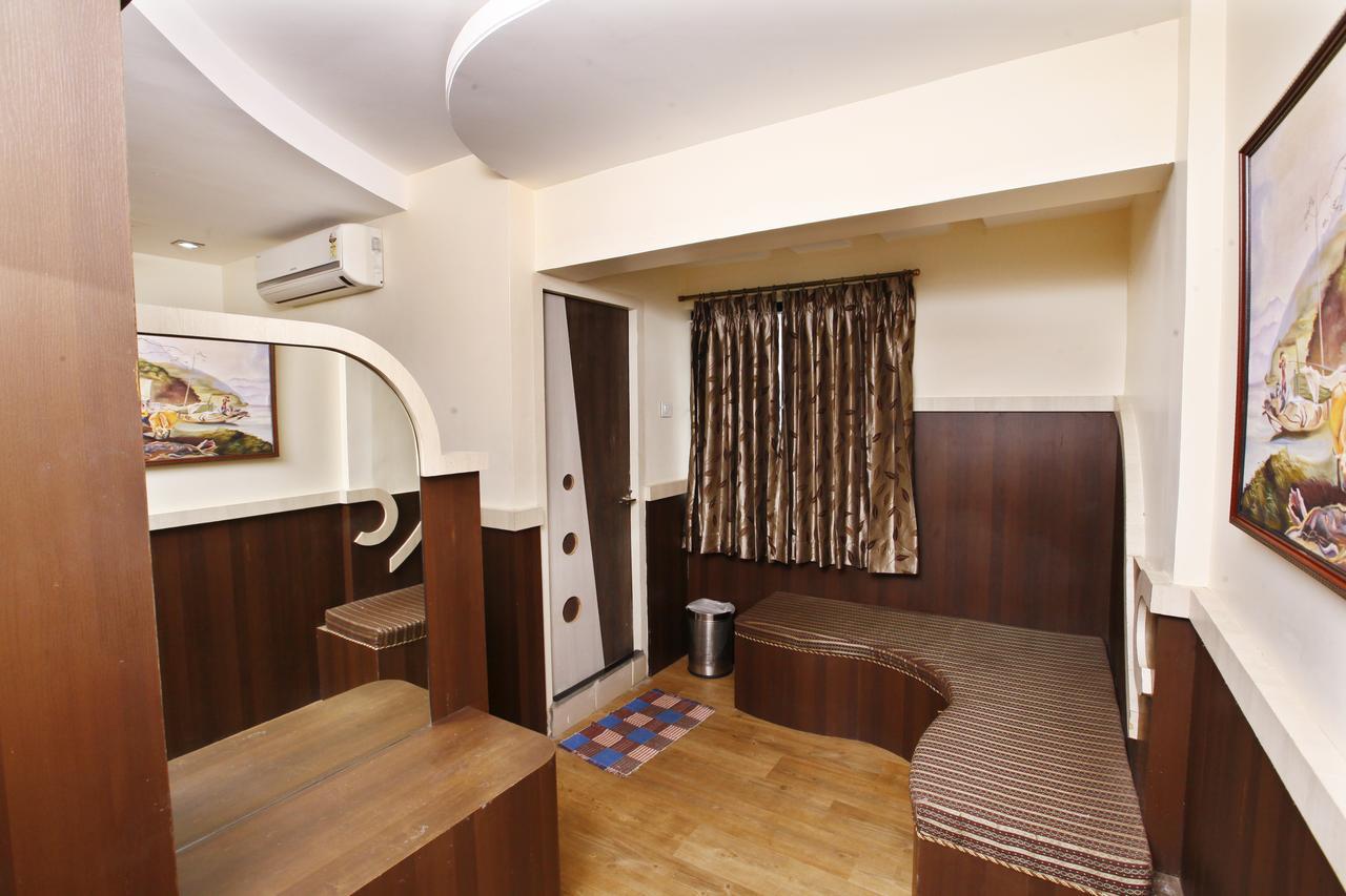 Hotel Vasantham Коимбатур Экстерьер фото