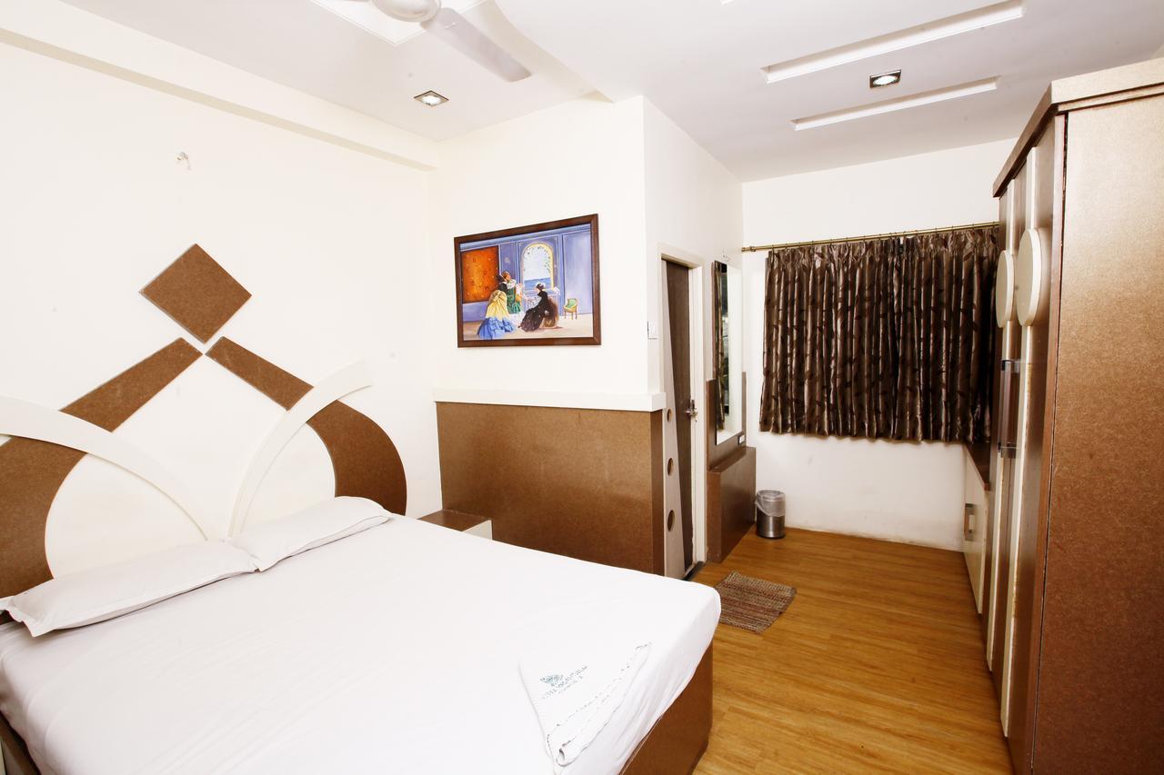 Hotel Vasantham Коимбатур Экстерьер фото