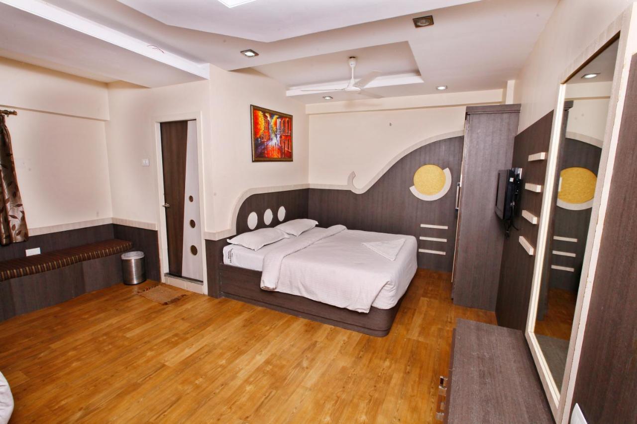 Hotel Vasantham Коимбатур Экстерьер фото