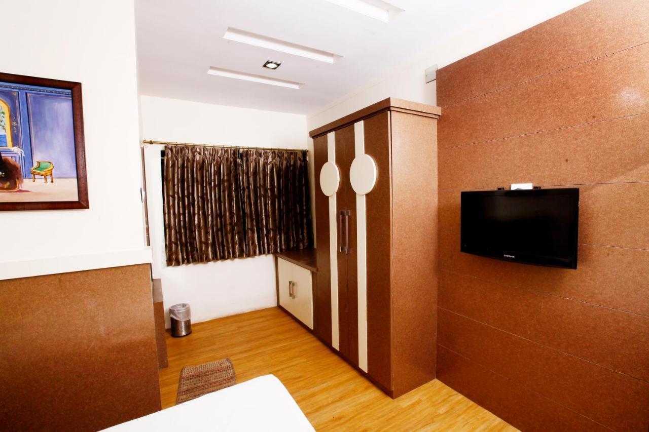 Hotel Vasantham Коимбатур Экстерьер фото