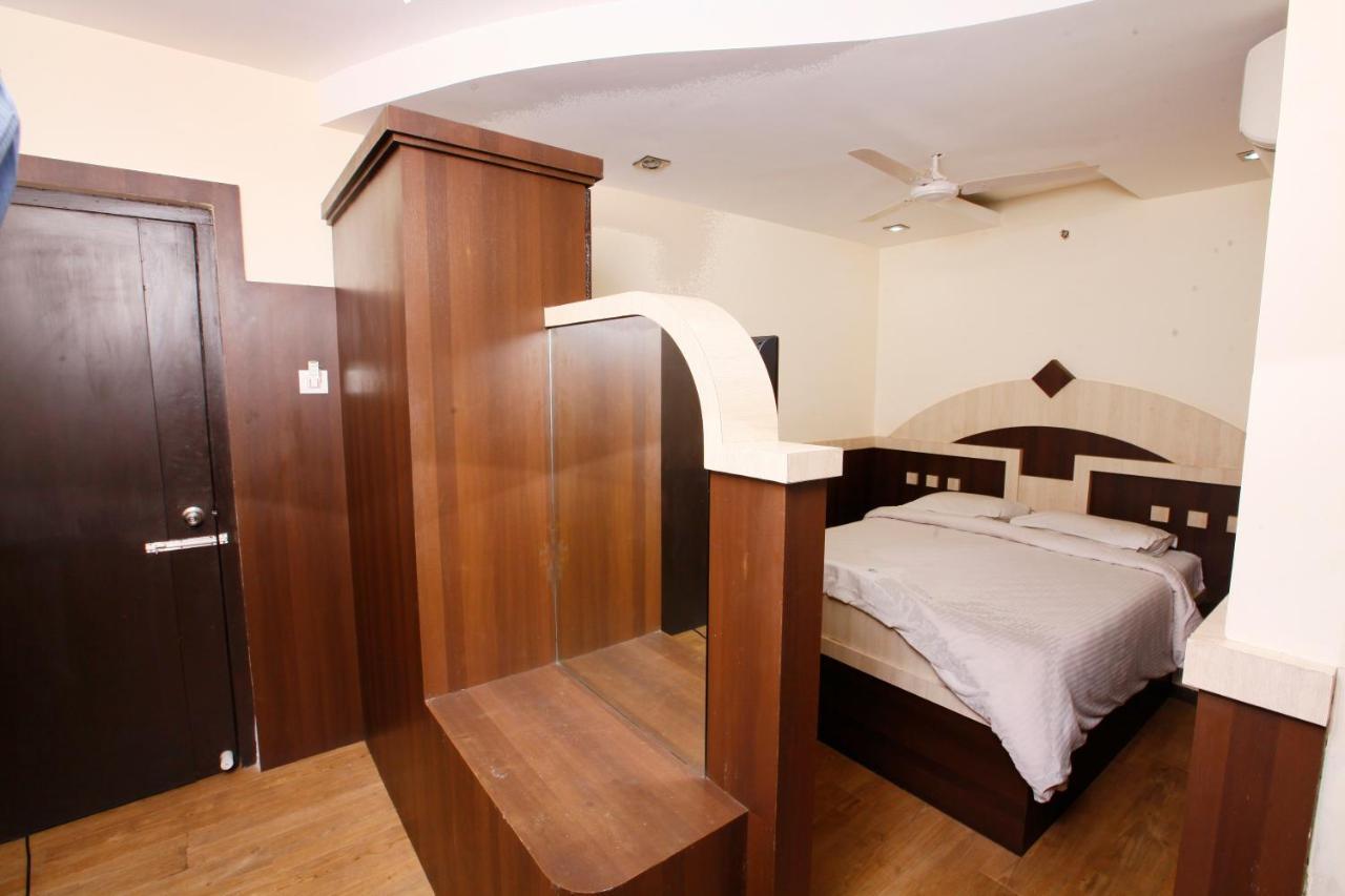 Hotel Vasantham Коимбатур Экстерьер фото